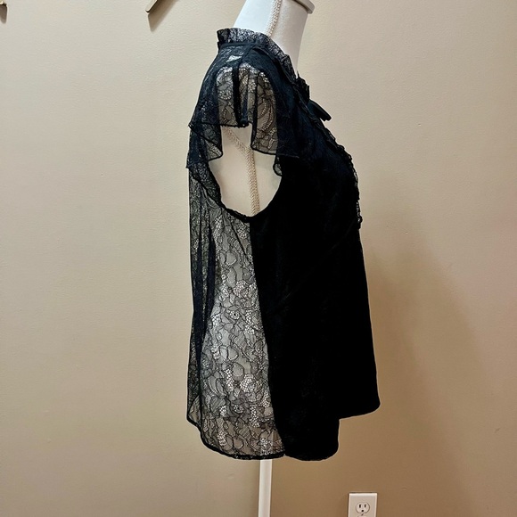 BCBGeneration Gothic Black Lace Top With Sheer Back Size Large - Picture 3 of 7